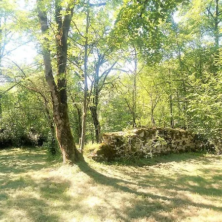 بيت للعطل La Chaumiere Et Sa Roulotte Cuzance