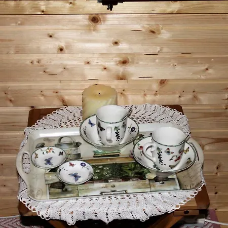 بيت للعطل La Chaumiere Et Sa Roulotte Cuzance